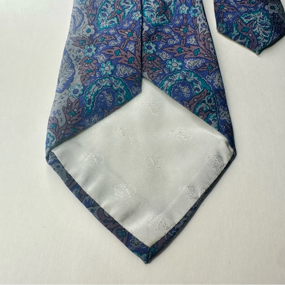Vintage VALENTINO CRAVATTE Authentic Blue Purple Paisley Classic Silk Tie 3.25” - Picture 6 of 8